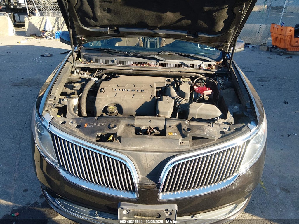 2013 Lincoln MKS photo 10