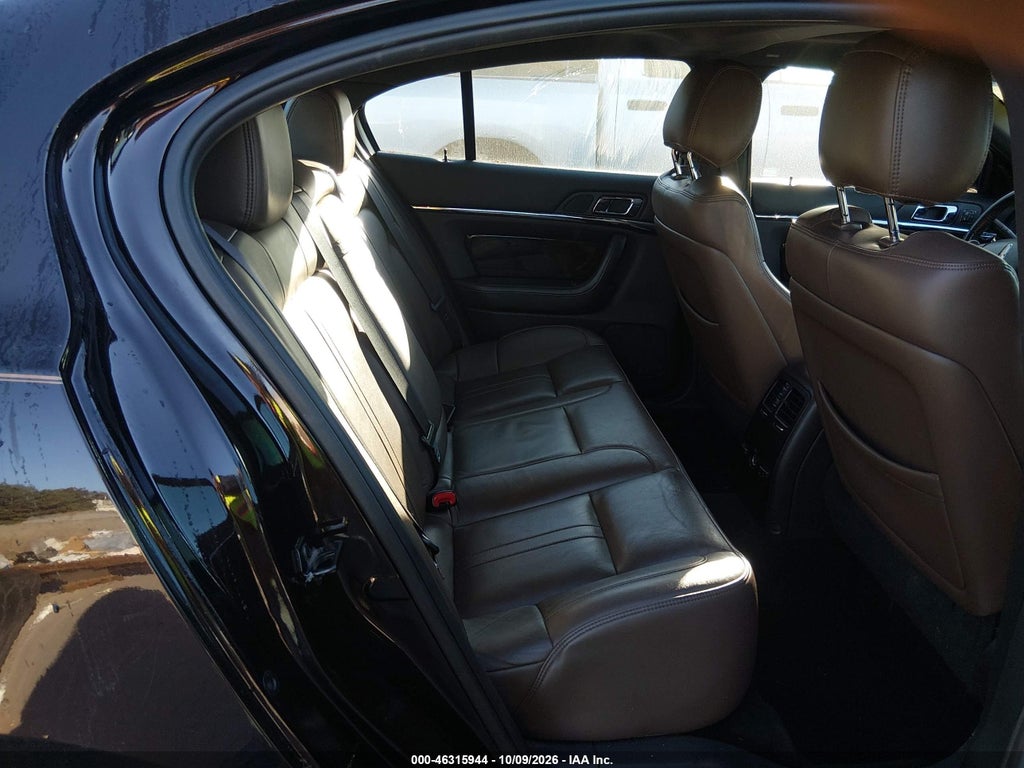 2013 Lincoln MKS photo 8