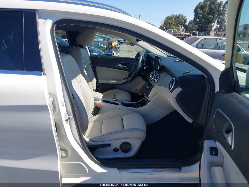 2016 Mercedes-Benz GLA 250 photo 5