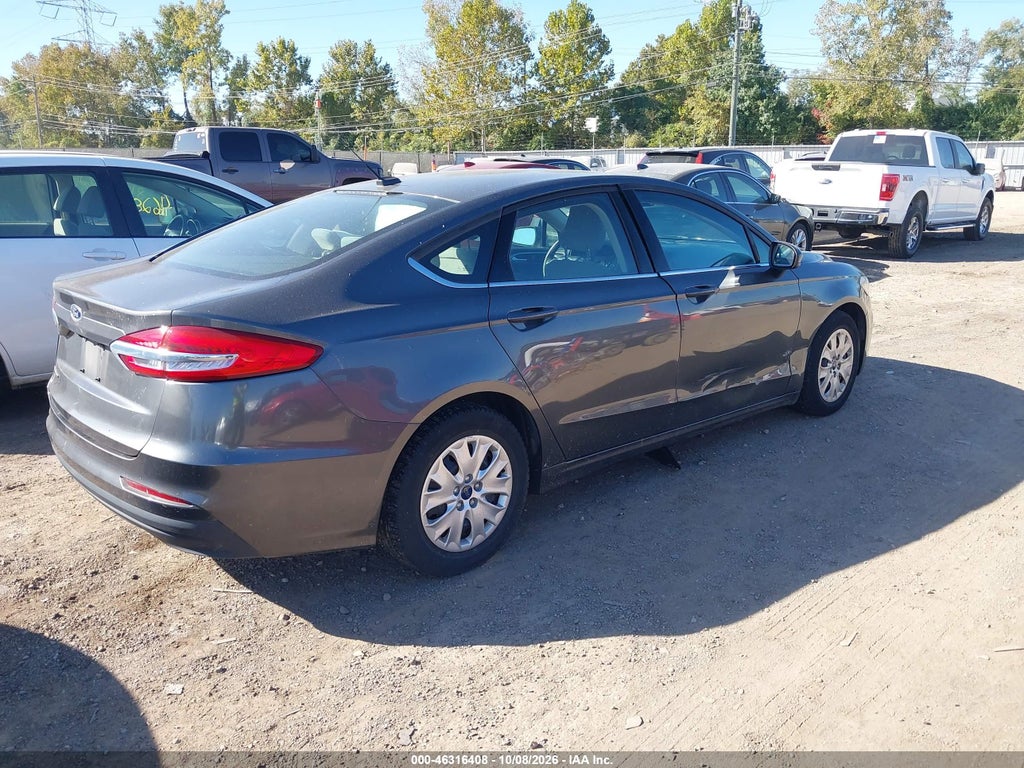 2019 Ford Fusion S photo 4