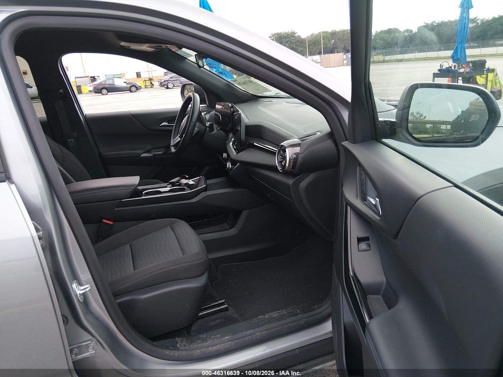 2026 Chevrolet Equinox FWD LT photo 5