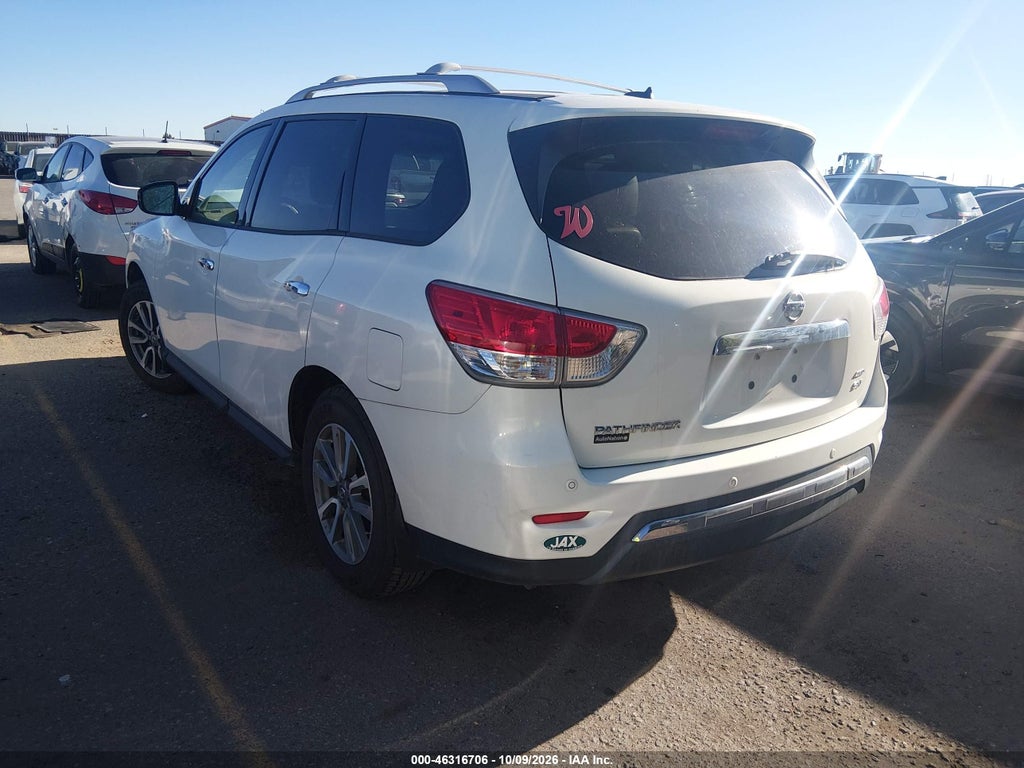 2013 Nissan Pathfinder SV photo 3