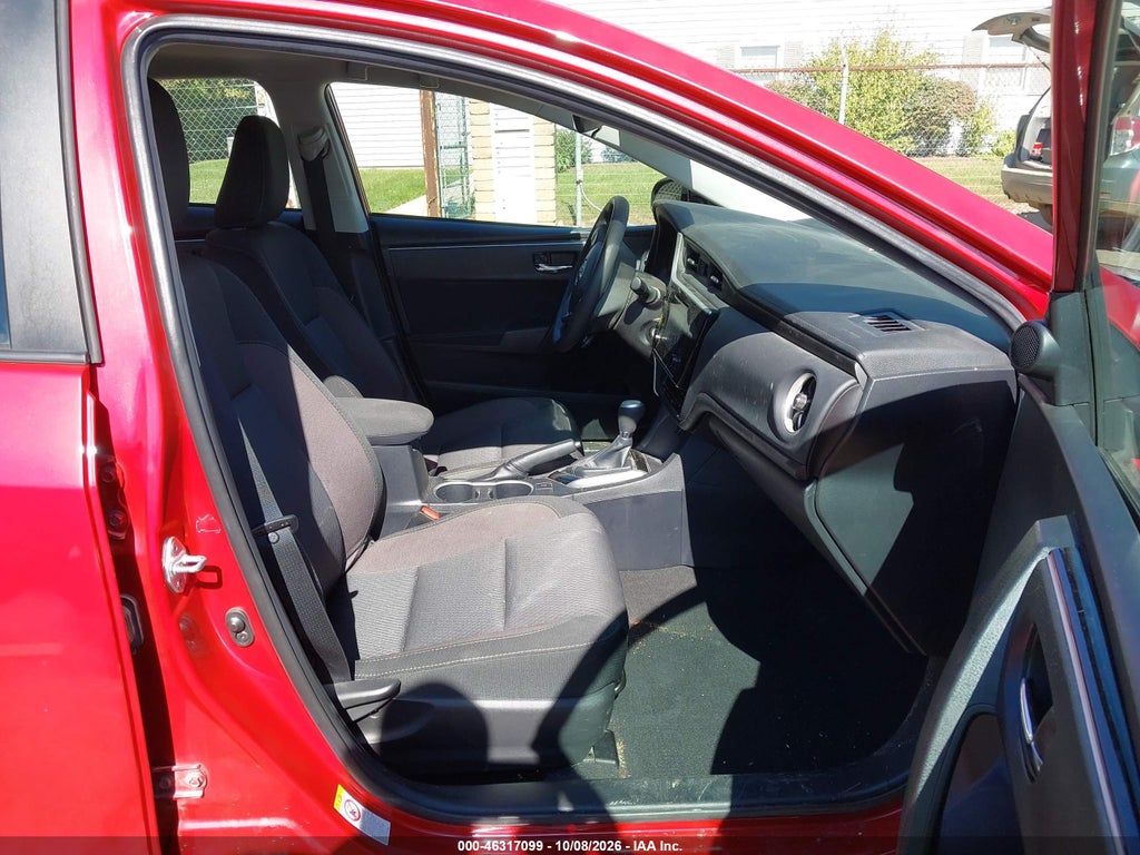 2018 Toyota Corolla LE photo 5