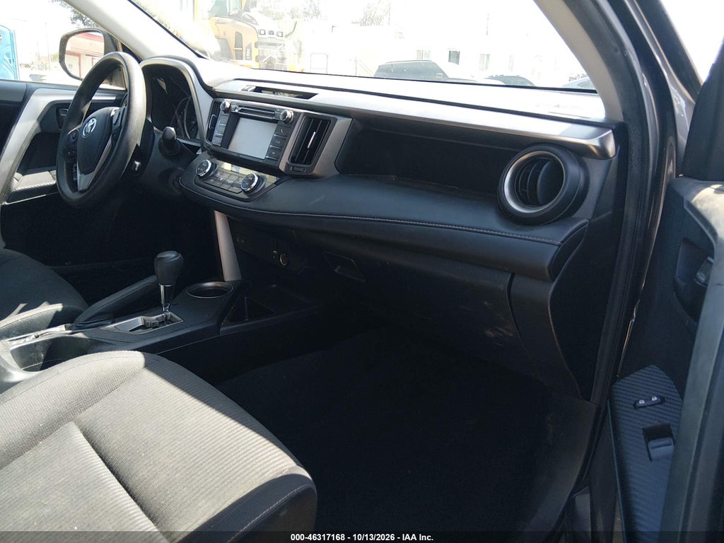 2013 Toyota RAV4 XLE photo 5