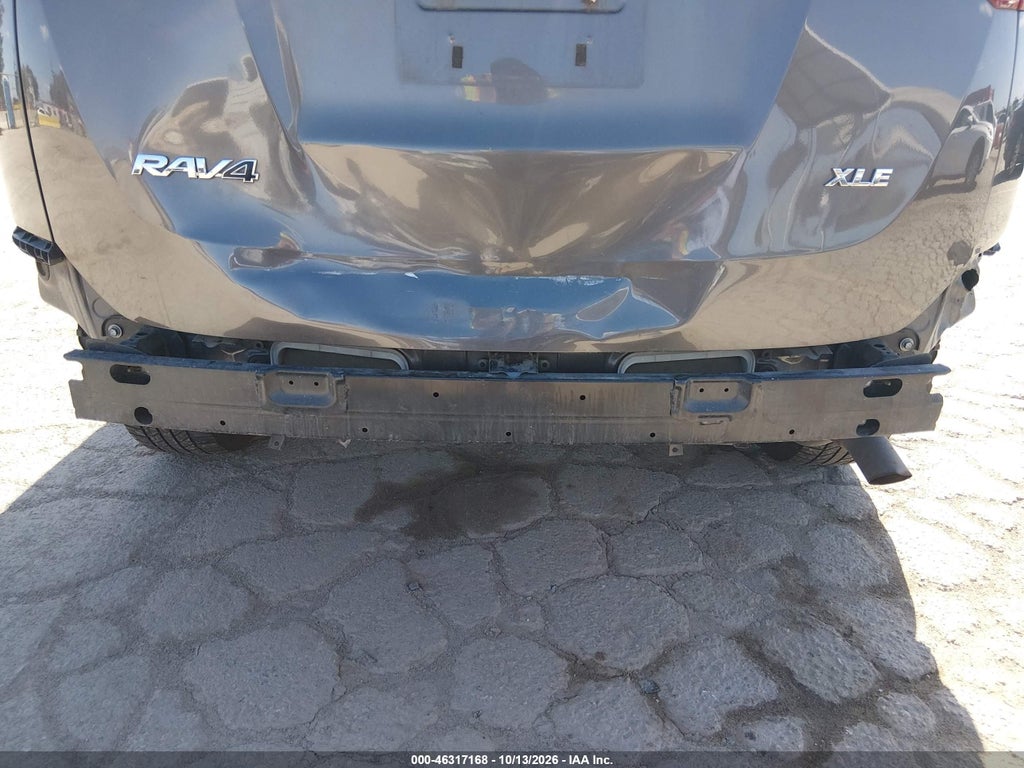 2013 Toyota RAV4 XLE photo 6