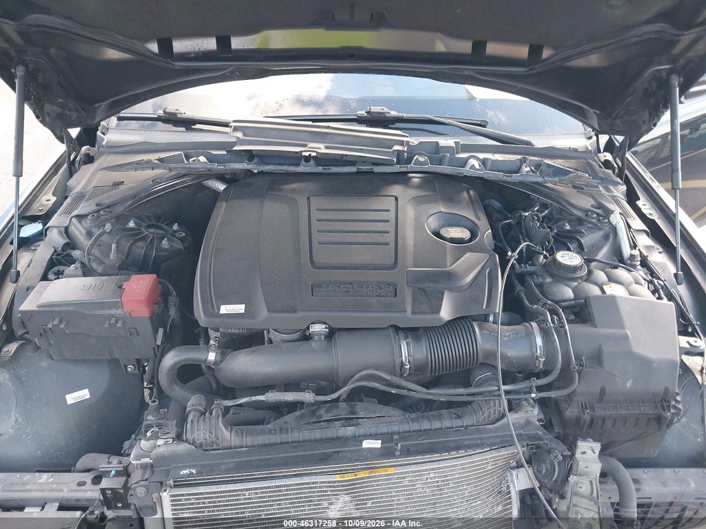 2018 Jaguar XE 25T photo 10