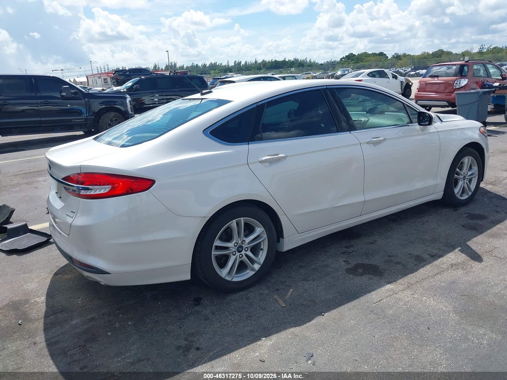 2018 Ford Fusion SE photo 4
