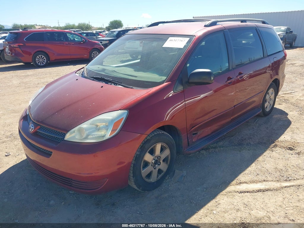 2004 Toyota Sienna LE photo 2
