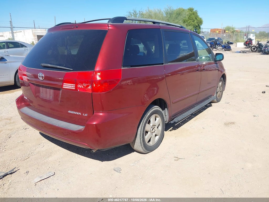 2004 Toyota Sienna LE photo 4