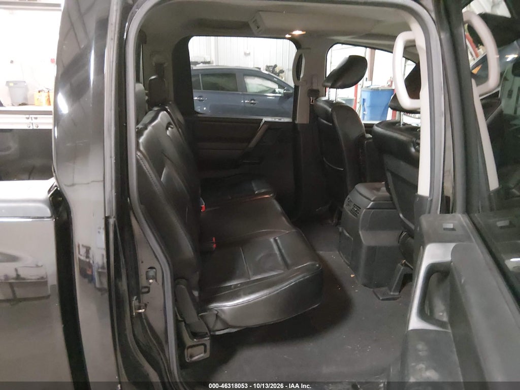 2010 Nissan Titan LE photo 8