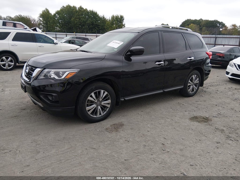 2019 Nissan Pathfinder SV photo 2