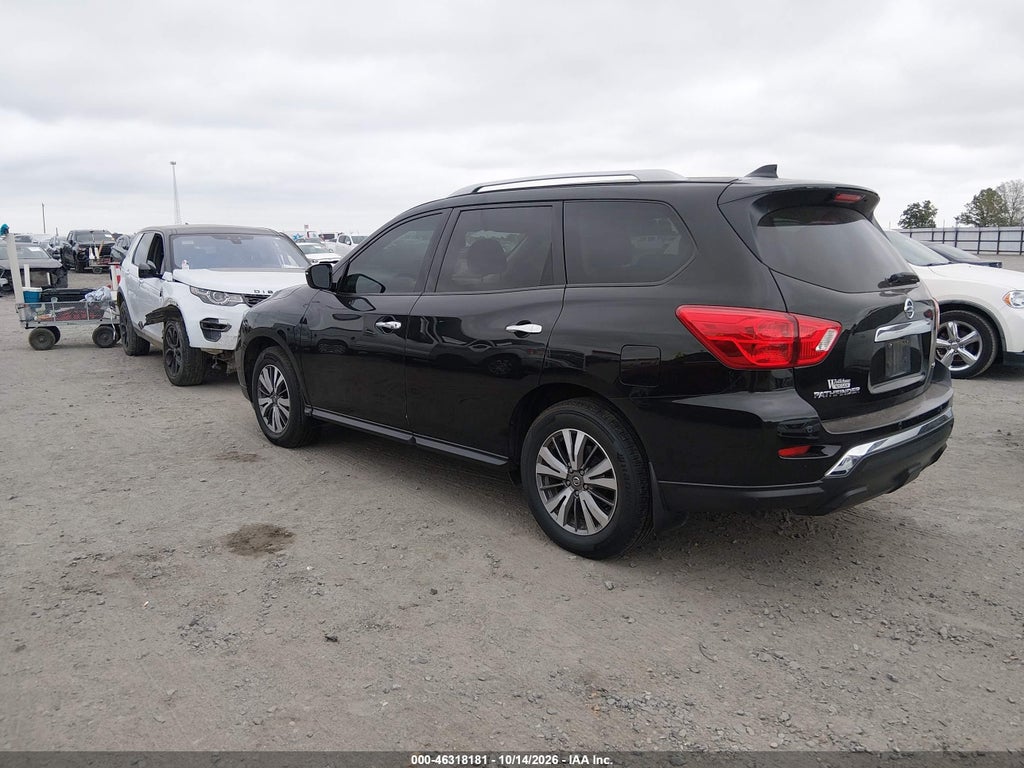 2019 Nissan Pathfinder SV photo 3