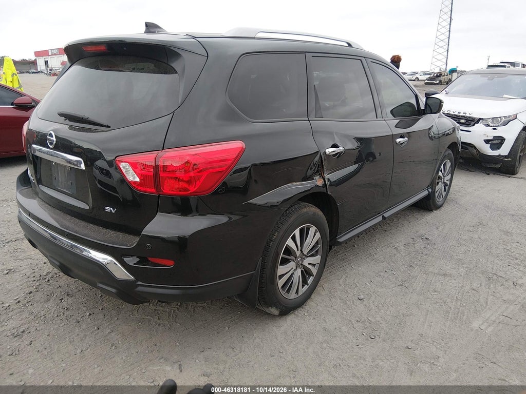 2019 Nissan Pathfinder SV photo 4