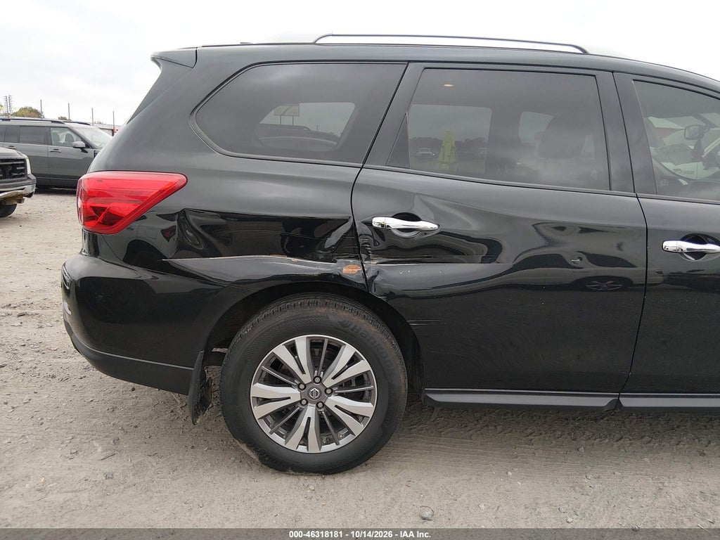 2019 Nissan Pathfinder SV photo 6
