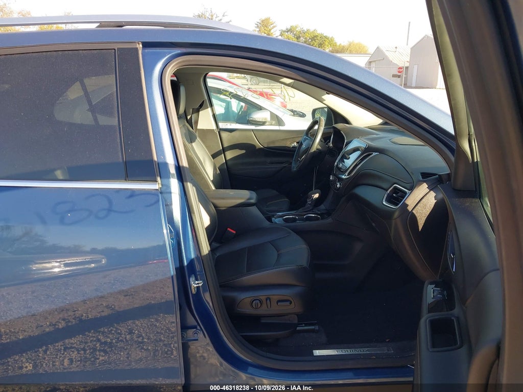 2024 Chevrolet Equinox FWD Premier photo 5