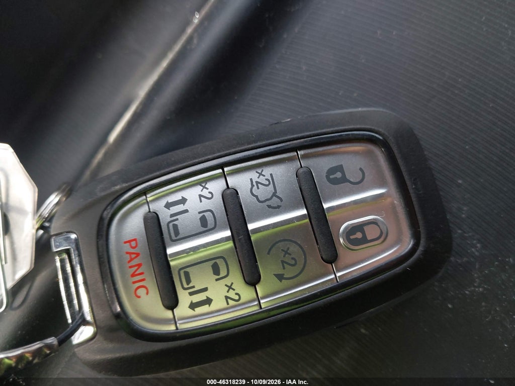 2027 Chrysler Pacifica photo 11