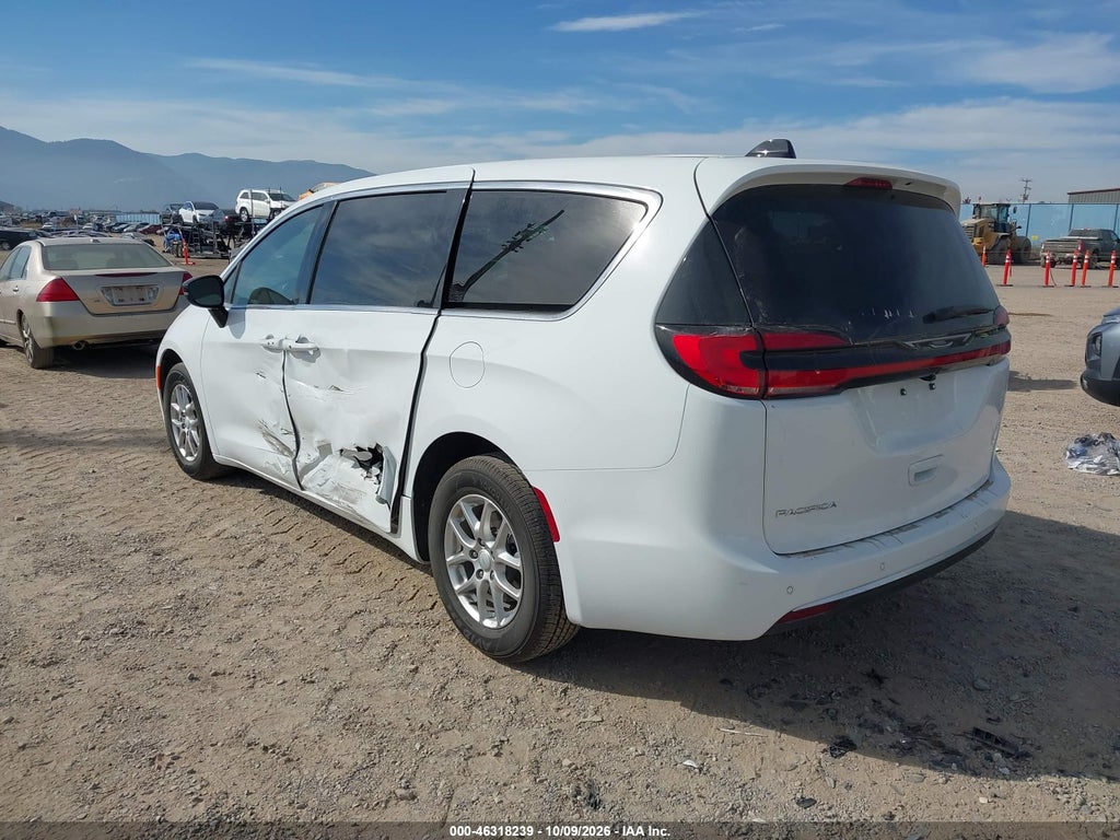 2027 Chrysler Pacifica photo 3