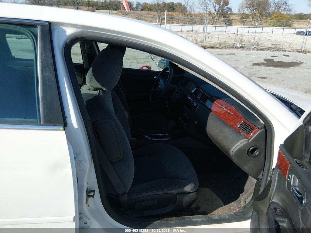 2009 Chevrolet Impala LT photo 5