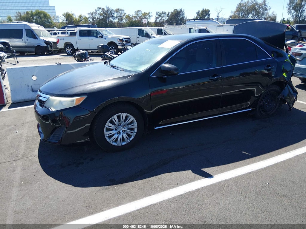 2014 Toyota Camry LE photo 2