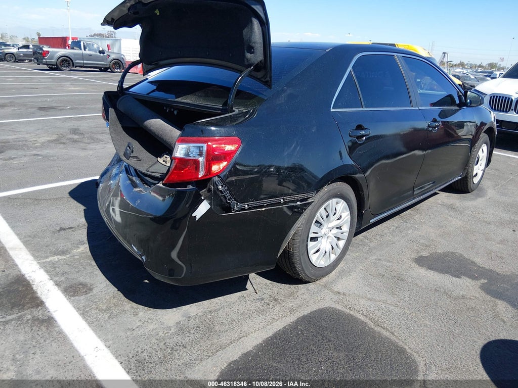 2014 Toyota Camry LE photo 4