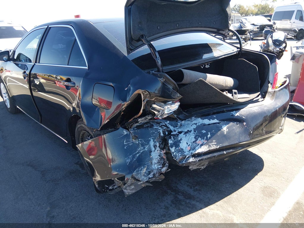 2014 Toyota Camry LE photo 6
