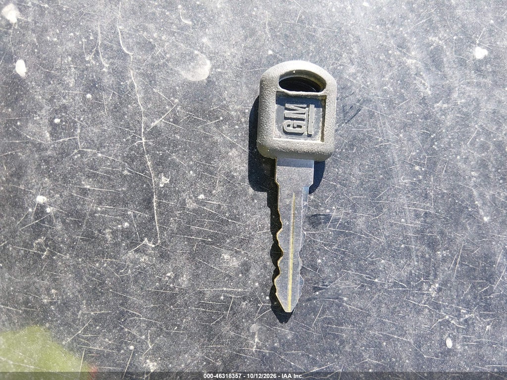 1999 GMC Yukon Denali photo 11