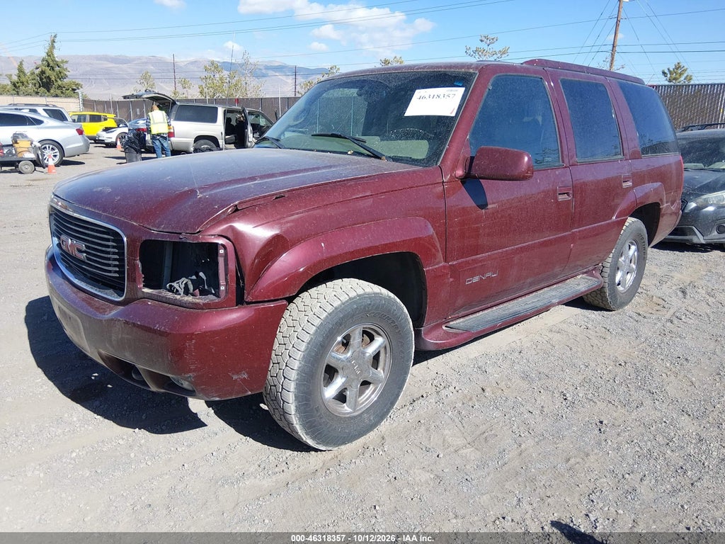 1999 GMC Yukon Denali photo 2