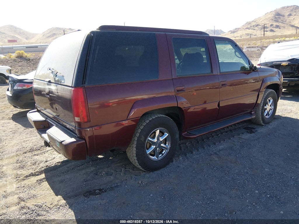 1999 GMC Yukon Denali photo 4