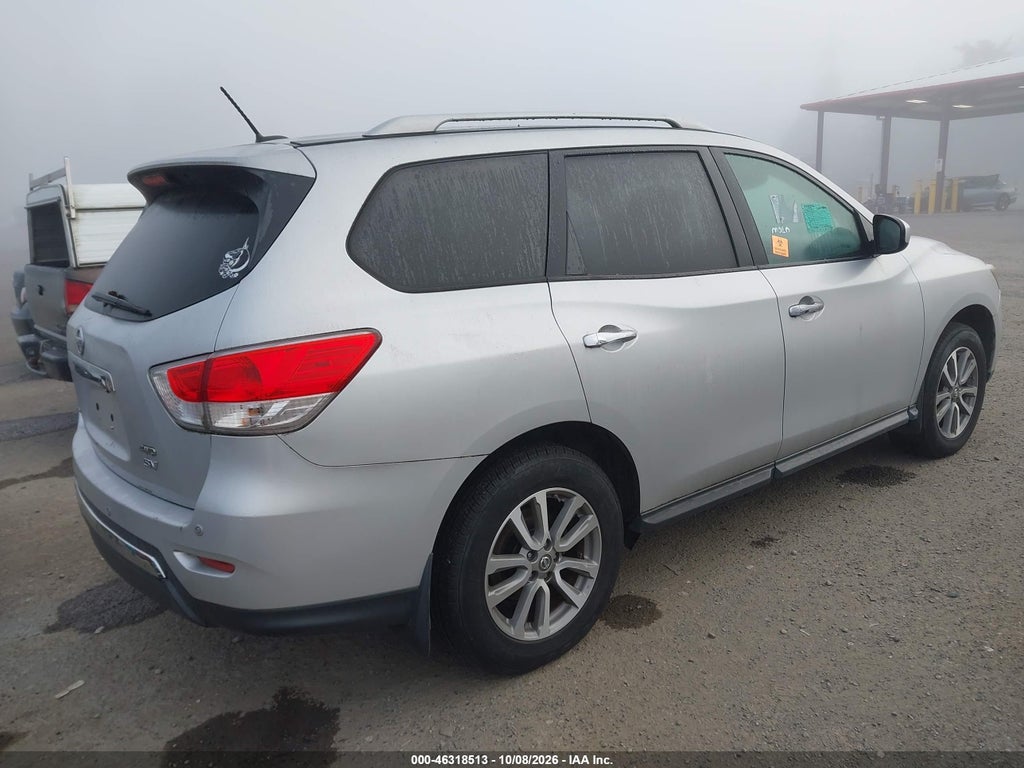 2013 Nissan Pathfinder SV photo 4