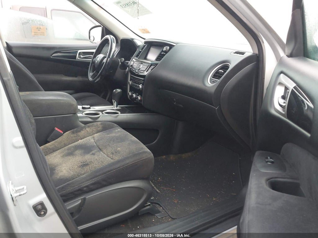2013 Nissan Pathfinder SV photo 5