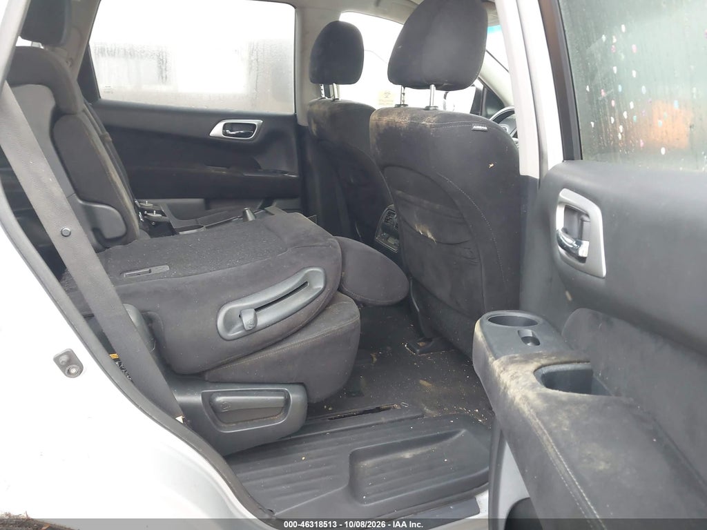 2013 Nissan Pathfinder SV photo 8