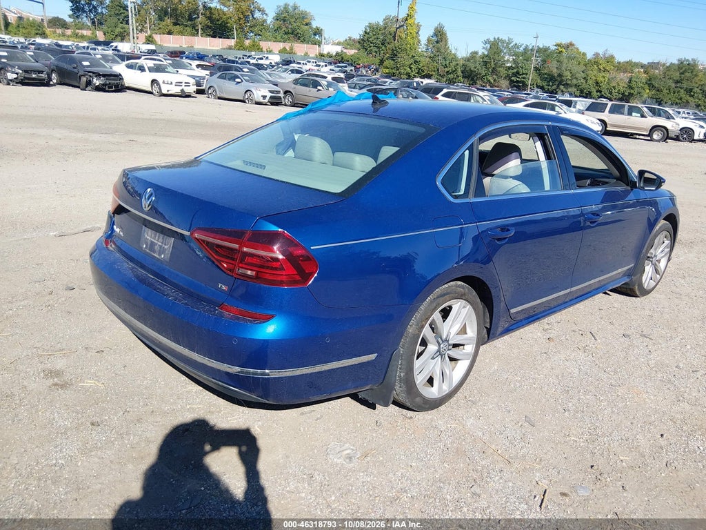 2017 Volkswagen Passat 1.8T SEL Premium photo 4