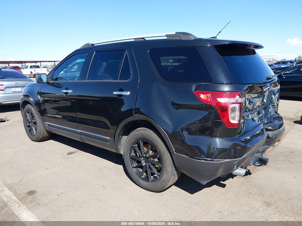 2015 Ford Explorer XLT photo 3