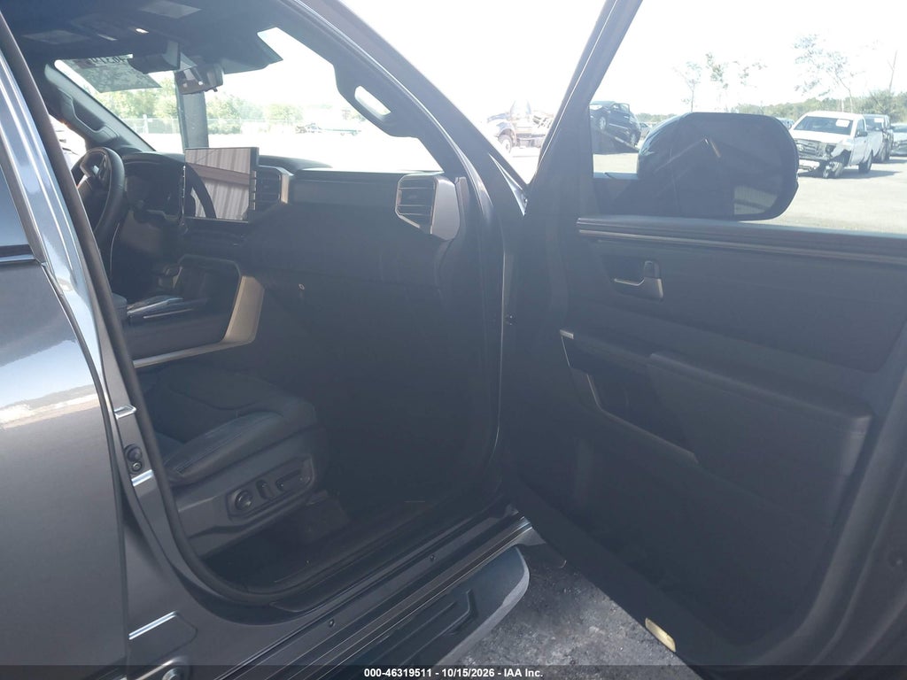 2026 Toyota Sequoia Platinum photo 5