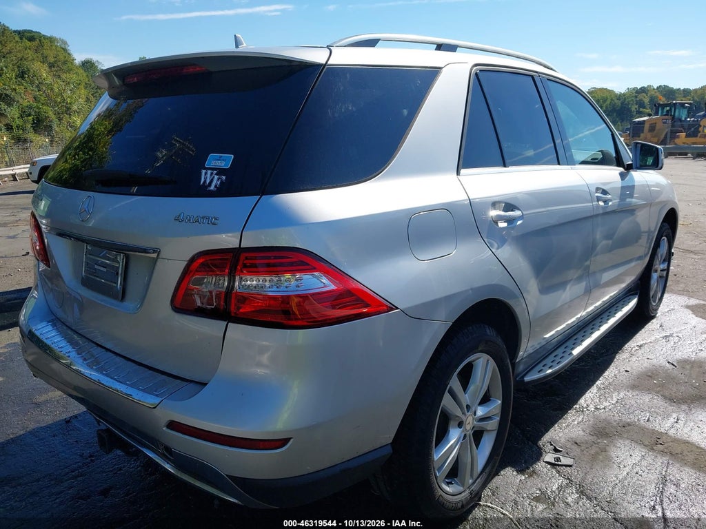 2015 Mercedes-Benz ML 350 4MATIC photo 4