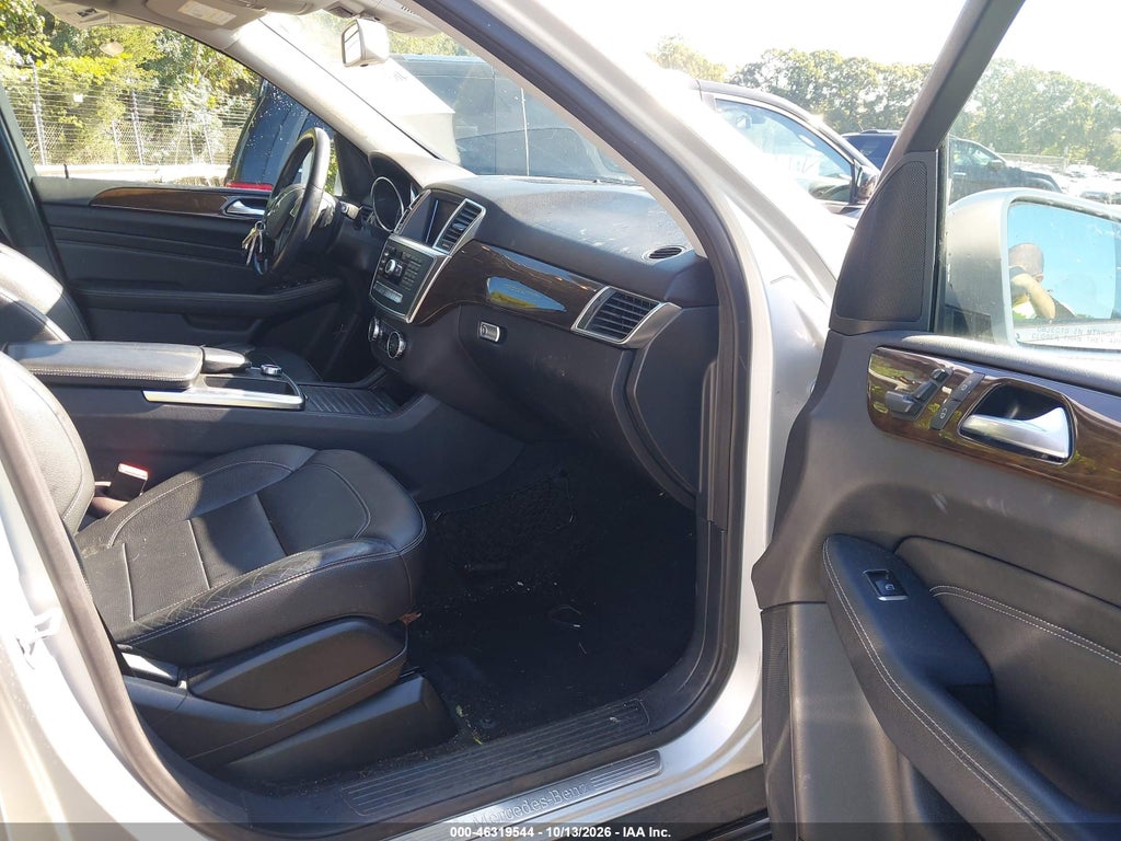 2015 Mercedes-Benz ML 350 4MATIC photo 5