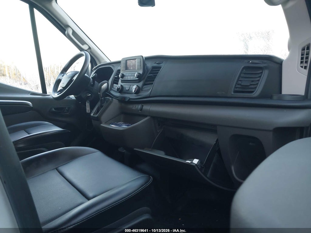 2025 Ford Transit-250 photo 5