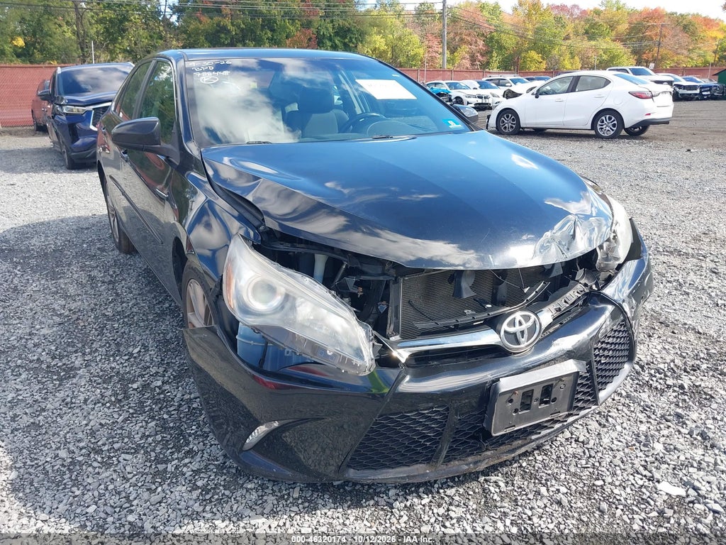 2017 Toyota Camry SE photo 6