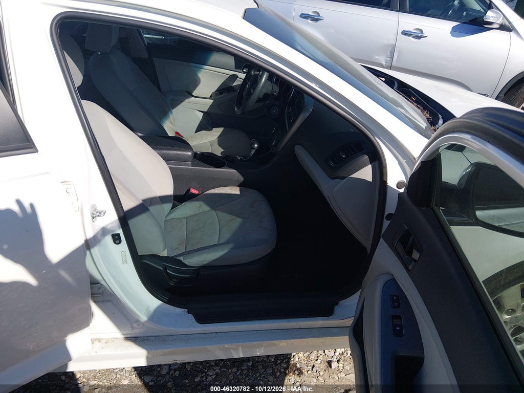 2015 Kia Optima LX photo 5