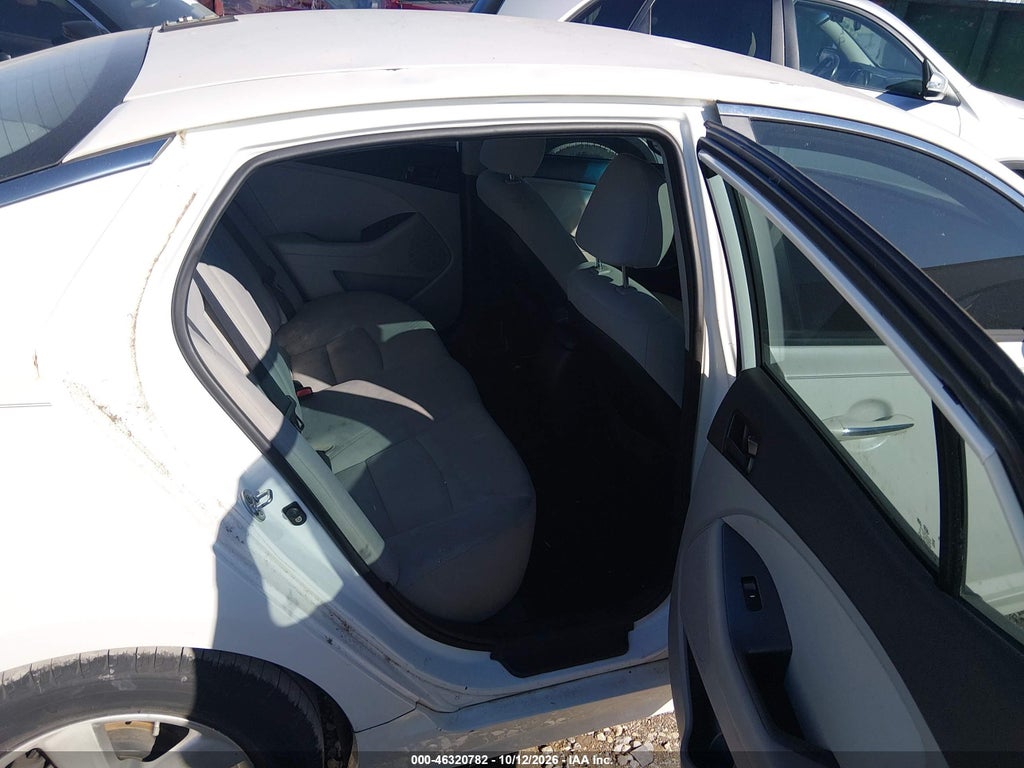 2015 Kia Optima LX photo 8