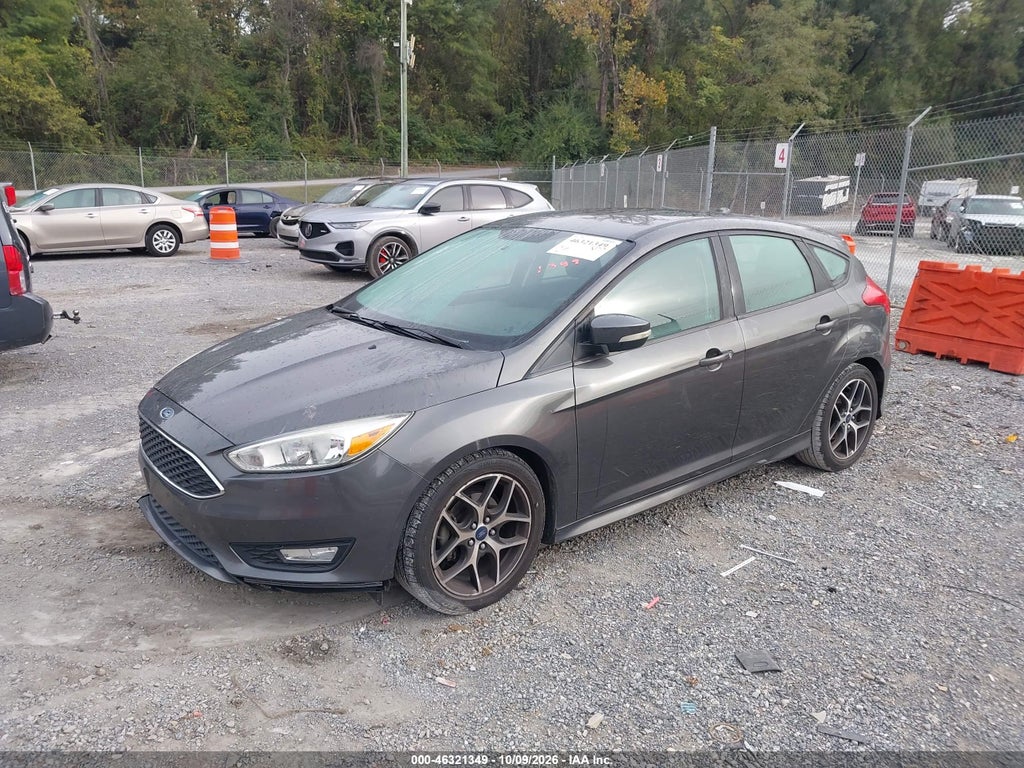 2015 Ford Focus SE photo 2