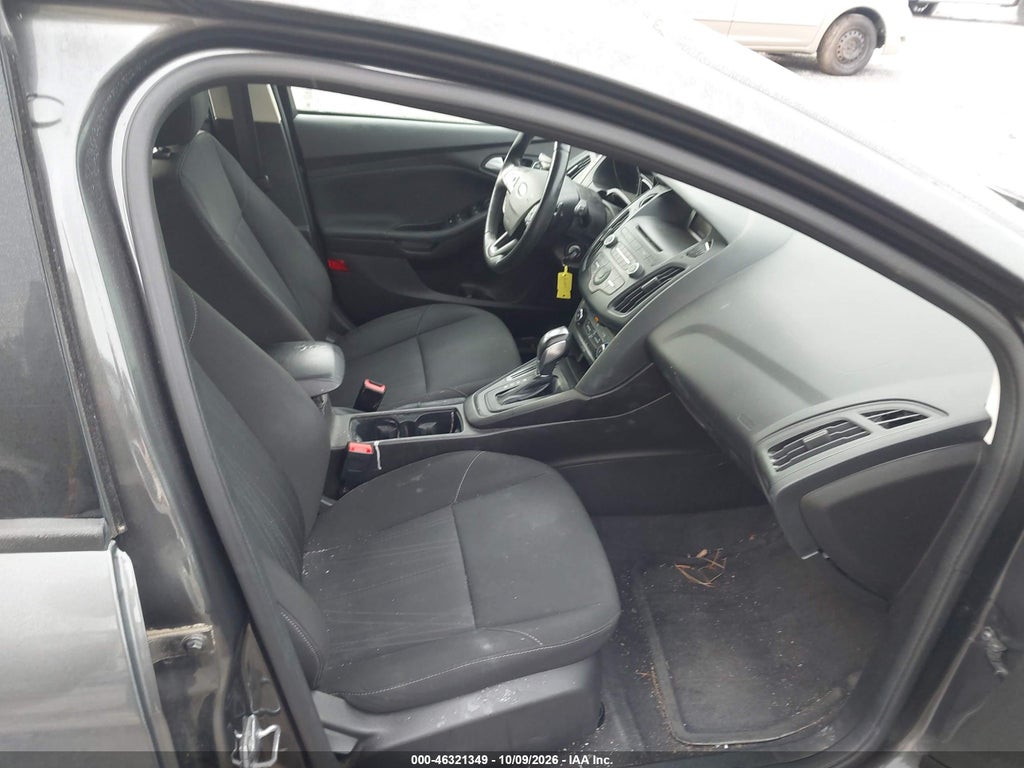 2015 Ford Focus SE photo 5