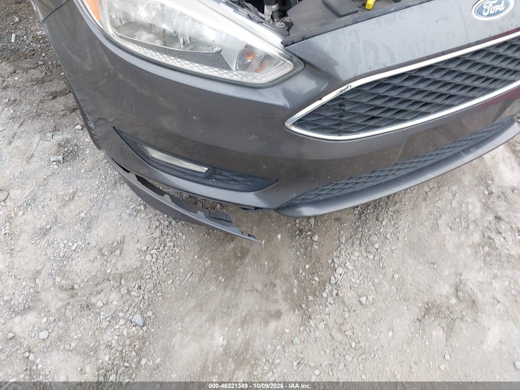 2015 Ford Focus SE photo 6