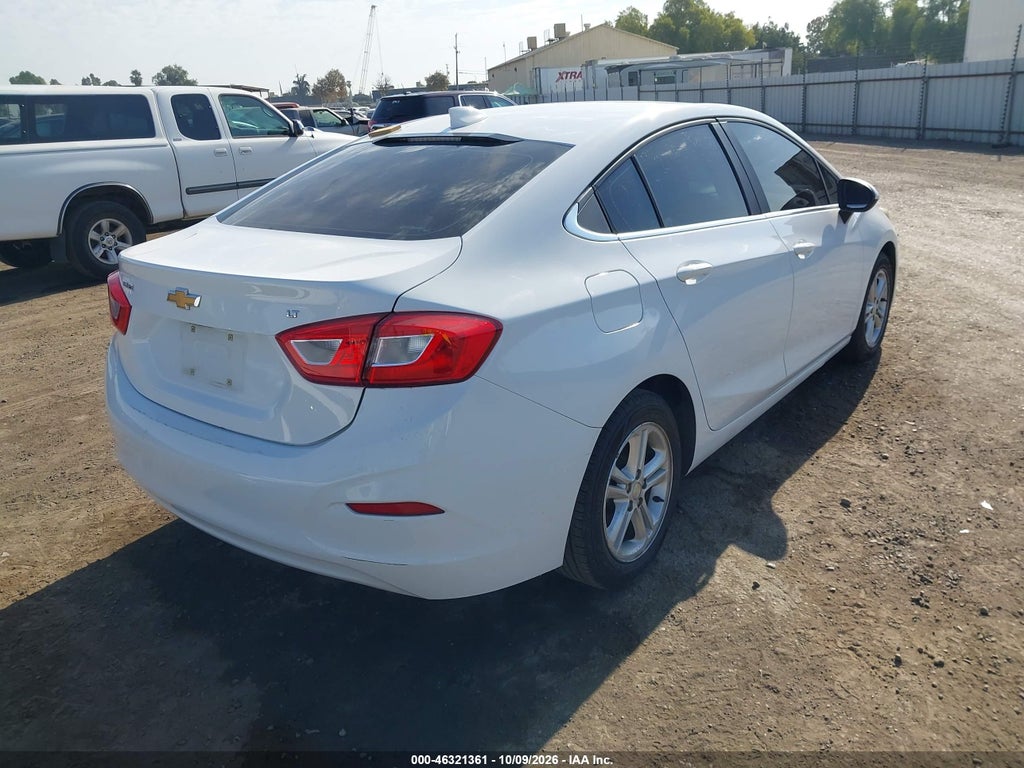 2018 Chevrolet Cruze LT Auto photo 4