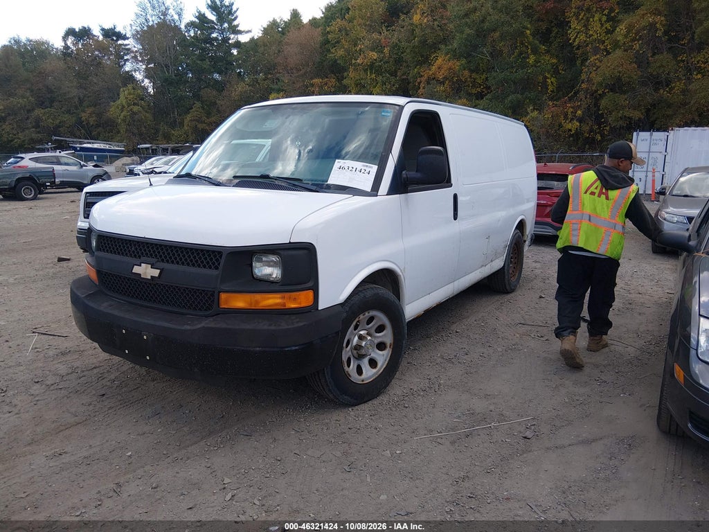 2013 Chevrolet Express 1500 Work Van photo 2
