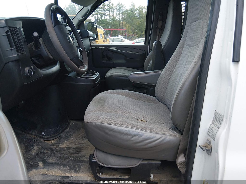 2013 Chevrolet Express 1500 Work Van photo 5