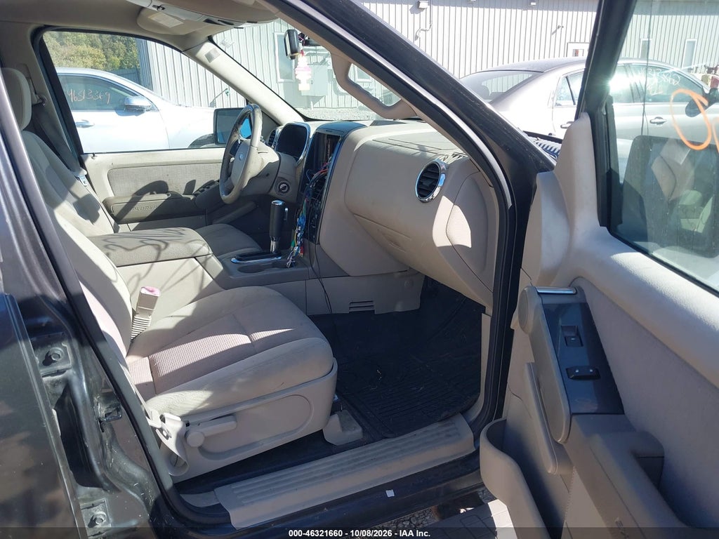 2007 Ford Explorer Sport Trac XLT photo 5