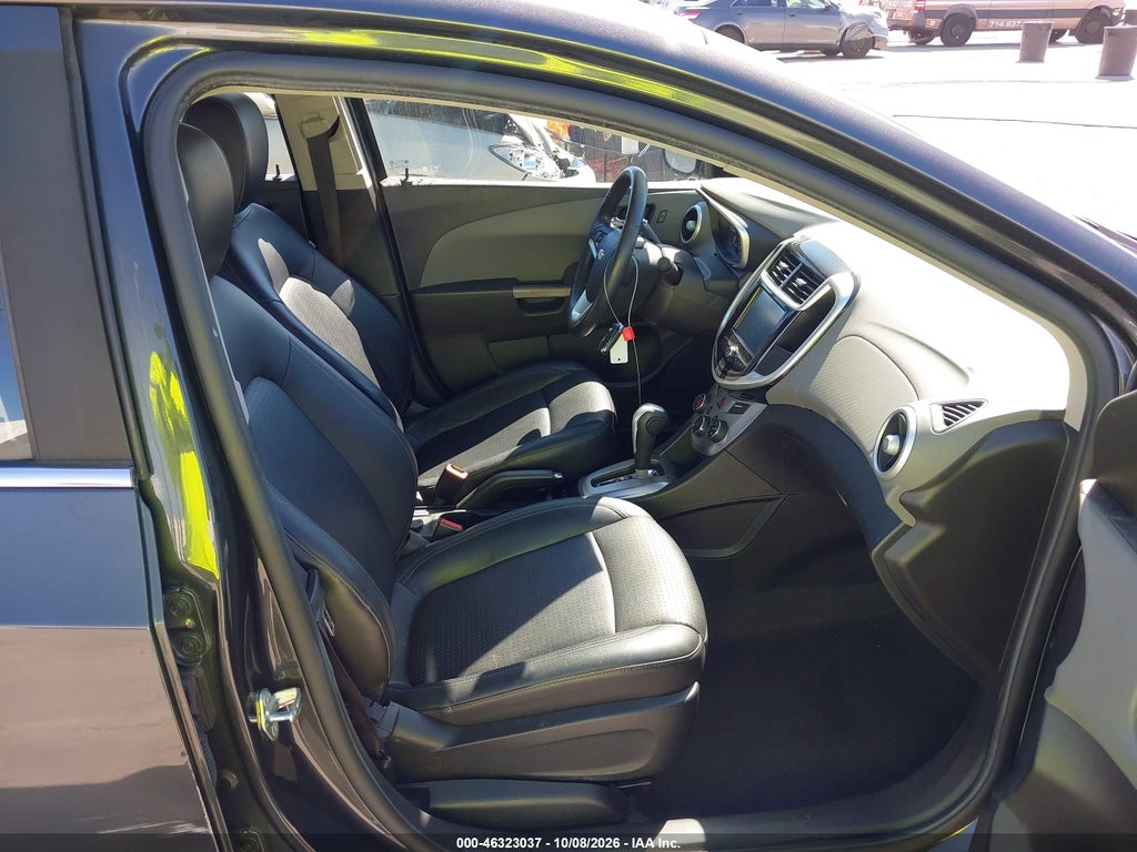 2017 Chevrolet Sonic Premier Auto photo 5