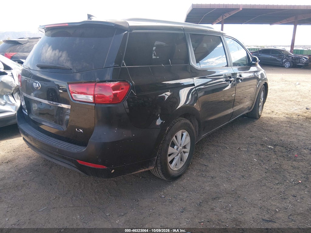 2015 Kia Sedona LX photo 4