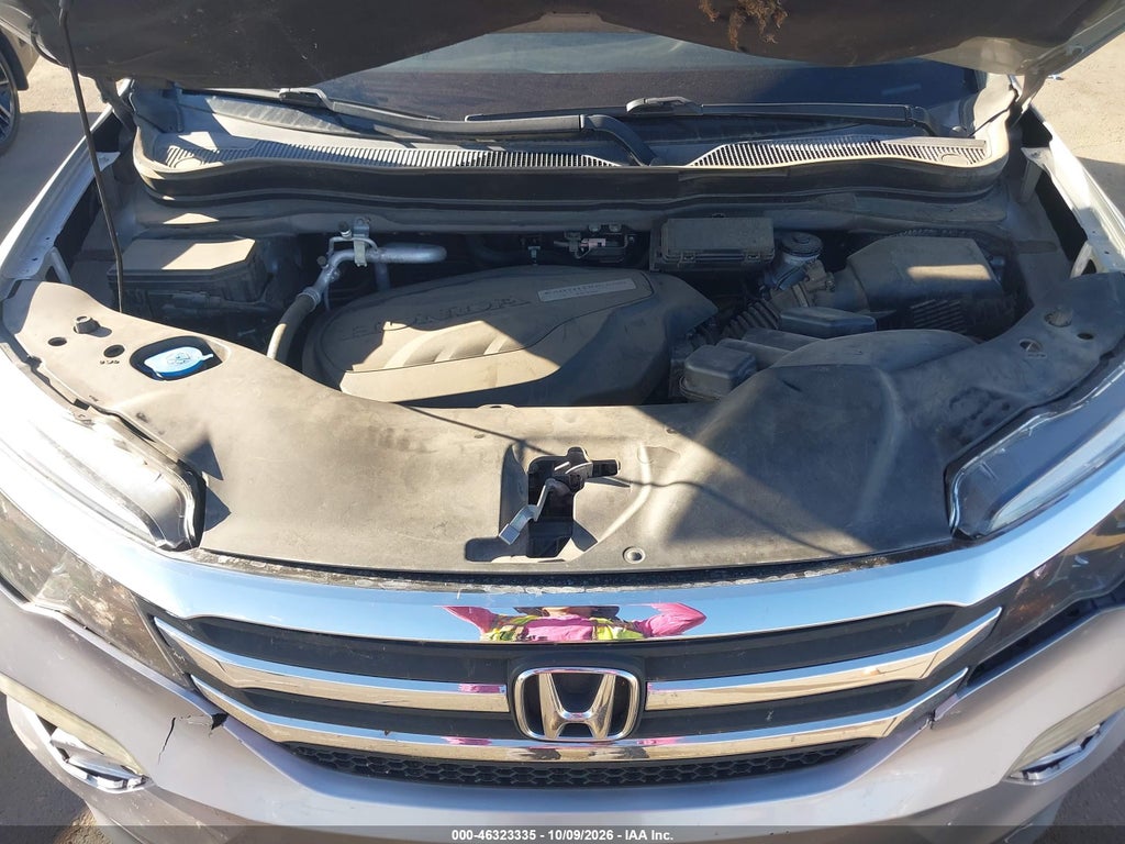2016 Honda Pilot LX photo 10